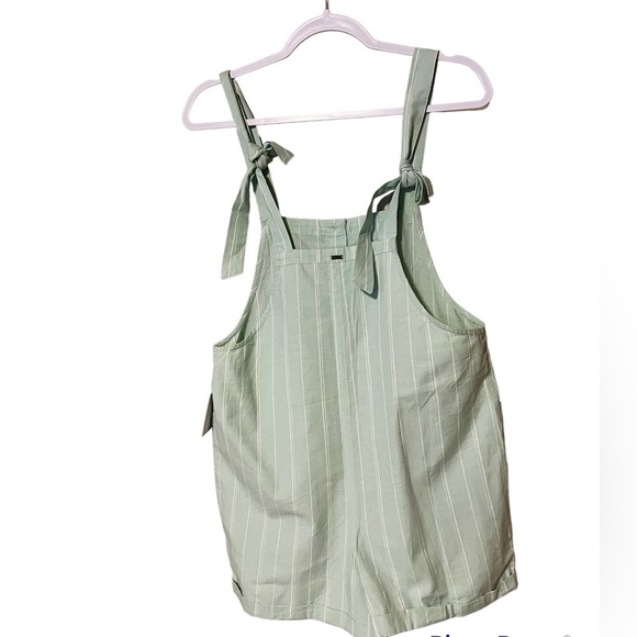 O’Neill Skylynn Beach Romper NEW - Picture 5 of 10